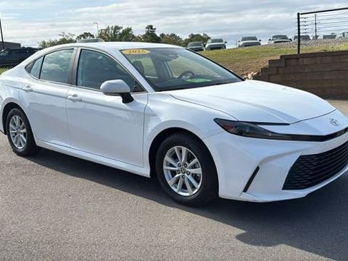 Used 2025 Toyota Camry LE FWD image 2