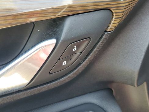 Used 2019 GMC Terrain SLE w/ Driver Convenience Package FWD image 9