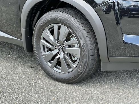 New 2025 Nissan Pathfinder SV w/ SV Premium Package image 7