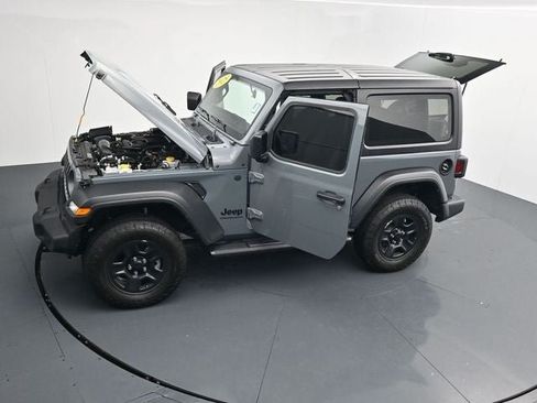 Used 2025 Jeep Wrangler Sport AWD/4WD image 45