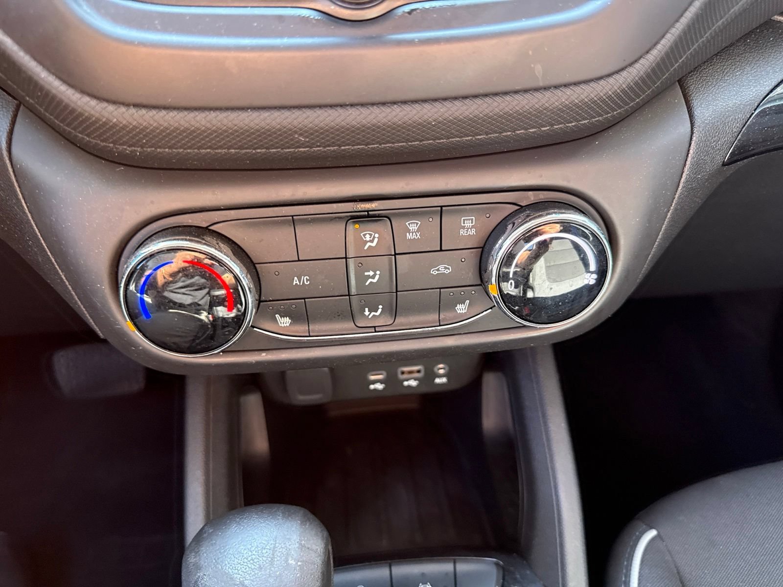 Used 2023 Chevrolet TrailBlazer LT FWD image 23