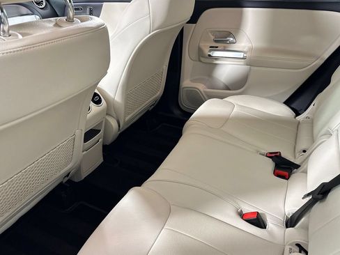 Certified 2022 Mercedes-Benz GLB 250 4MATIC image 13