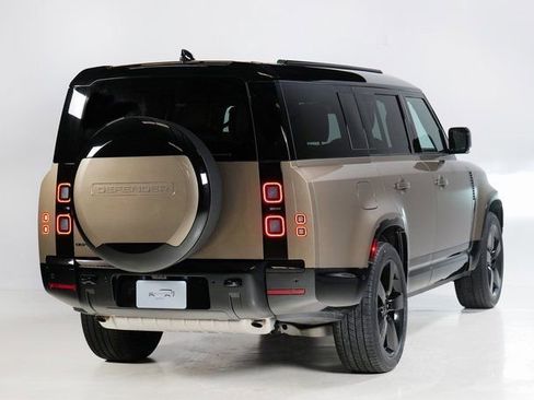 New 2026 Land Rover Defender 130 X-Dynamic SE image 2