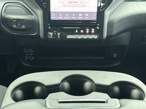 New 2026 RAM 2500 Tradesman AWD/4WD image 18