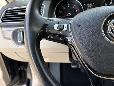 Used 2016 Volkswagen Passat 1.8T SE image 16