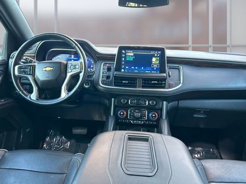 Used 2023 Chevrolet Suburban Premier image 17