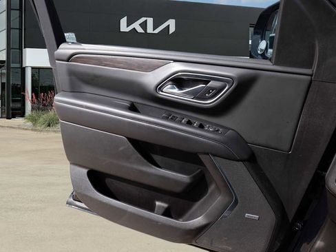 Used 2021 Chevrolet Tahoe LT w/ LT Signature Package image 20