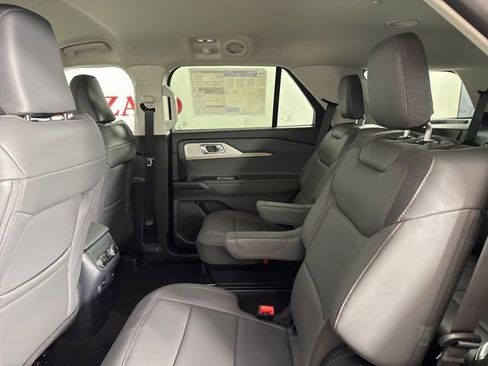 New 2026 Ford Explorer Active w/ Active Comfort Package image 18