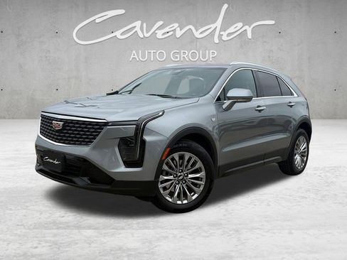 Used 2025 Cadillac XT4 Premium Luxury FWD image 1