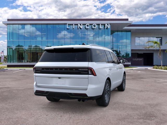New 2026 Lincoln Navigator Reserve AWD/4WD image 8