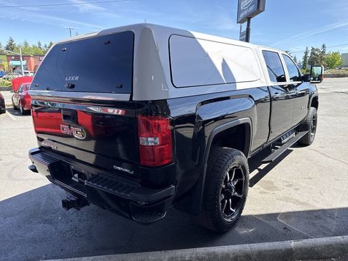 Used 2019 GMC Sierra 2500 Denali w/ Duramax Plus Package AWD/4WD image 10