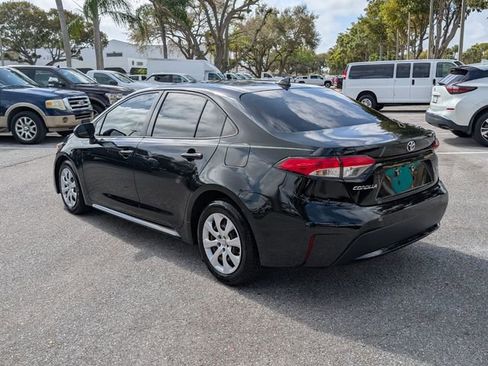Used 2021 Toyota Corolla LE image 5