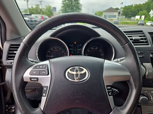 Used 2012 Toyota Highlander SE w/ Tow Pkg AWD/4WD image 20