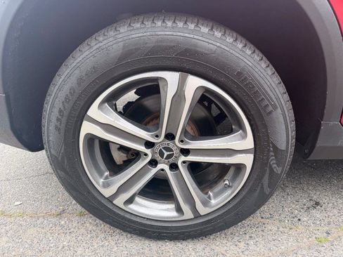Used 2019 Mercedes-Benz GLC 300 4MATIC image 15