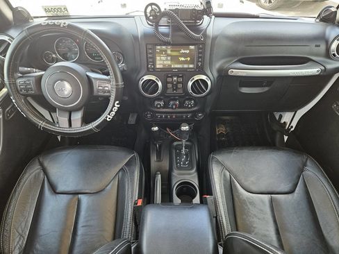 Used 2013 Jeep Wrangler Unlimited Rubicon w/ Connectivity Group AWD/4WD image 24