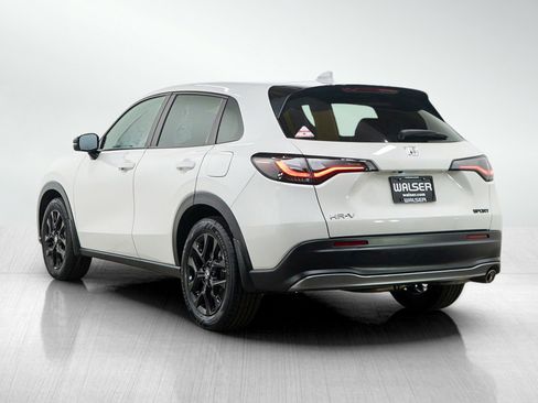 Used 2024 Honda HR-V Sport image 3