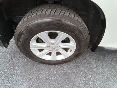 Used 2013 Toyota Highlander SE image 47