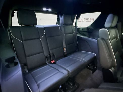 Used 2022 Cadillac Escalade Premium Luxury AWD/4WD image 29