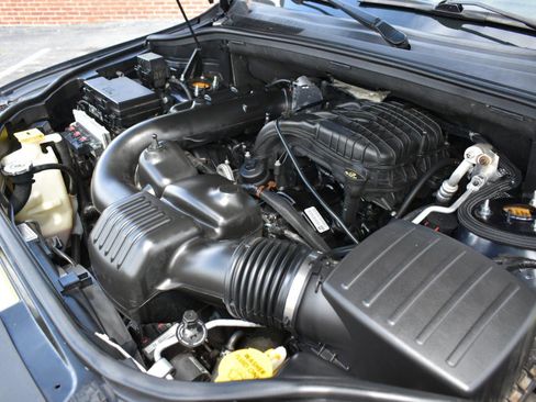 Used 2013 Jeep Grand Cherokee Altitude RWD image 48