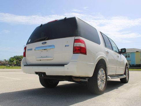 Used 2011 Ford Expedition Limited RWD image 27