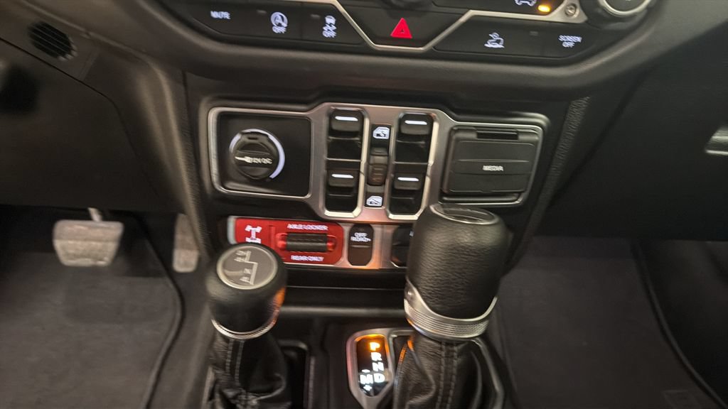 Used 2026 Jeep Gladiator Mojave AWD/4WD image 18