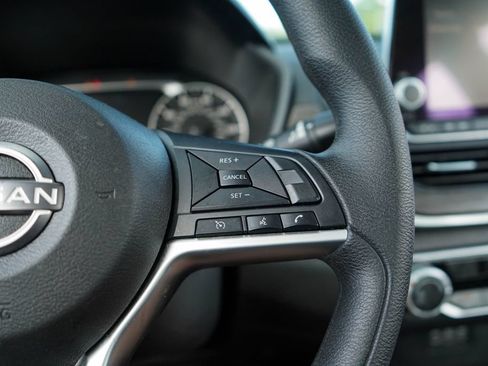 Used 2025 Nissan Altima 2.5 SV FWD image 28
