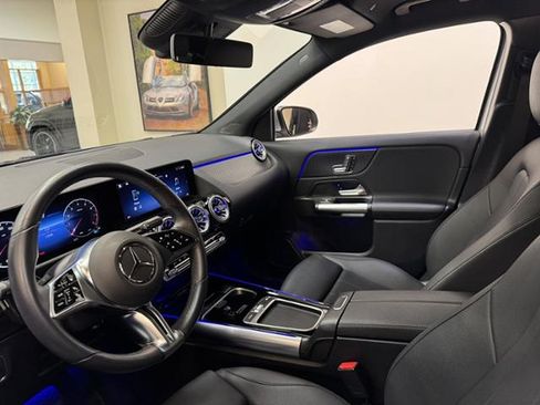 Used 2025 Mercedes-Benz GLA 250 image 8