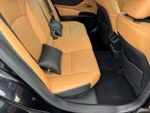 Used 2025 Lexus ES 300h F Sport FWD image 39