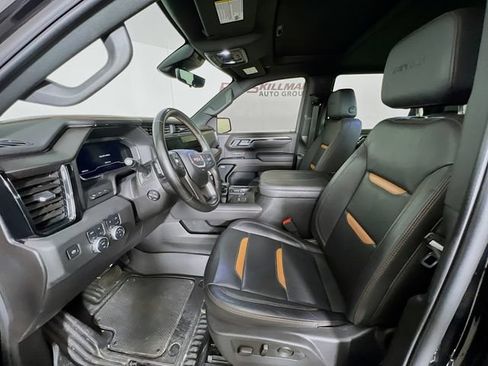 Used 2025 GMC Sierra 1500 AT4 w/ AT4 Premium Package AWD/4WD image 9