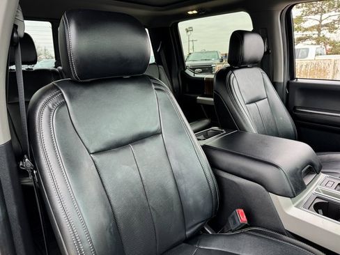 Certified 2019 Ford F150 Lariat w/ Equipment Group 502A Luxury image 19