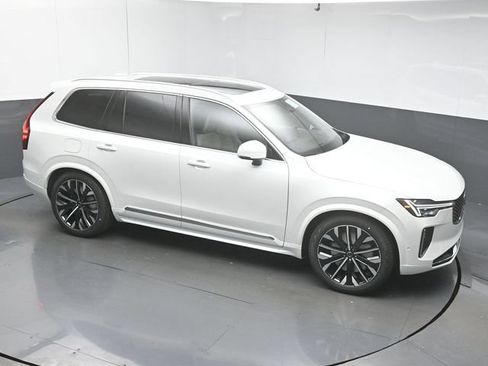 Used 2026 Volvo XC90 B6 Ultra w/ Protection Package Premier AWD/4WD image 42