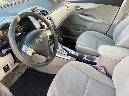 Used 2013 Toyota Corolla LE image 17