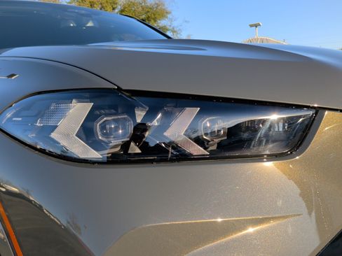 New 2026 BMW X5 xDrive50e image 3