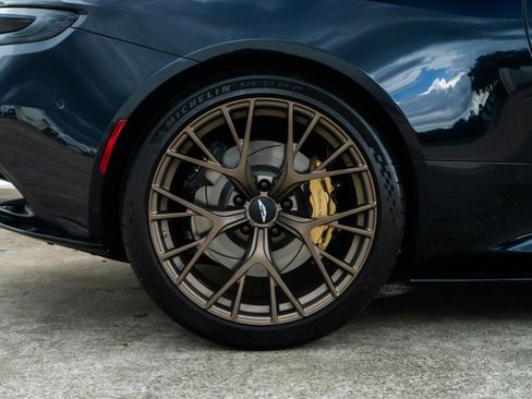 Used 2024 Aston Martin DB12 Coupe RWD image 32