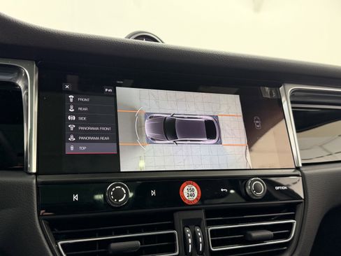 Certified 2025 Porsche Macan image 46