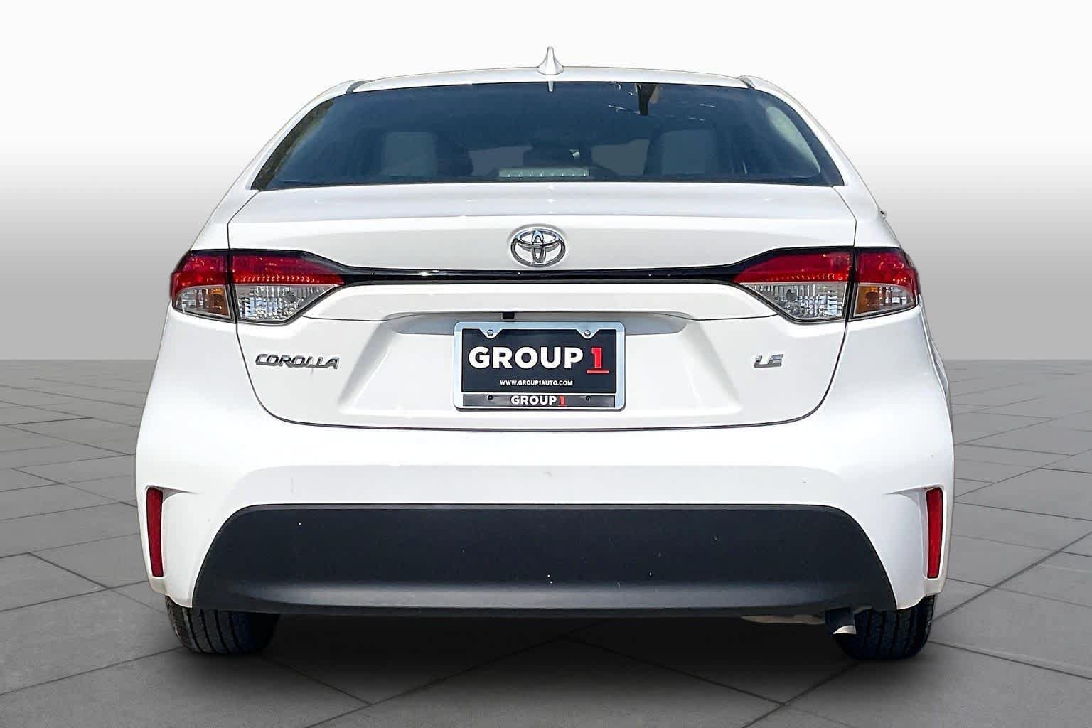 Used 2025 Toyota Corolla LE FWD image 5