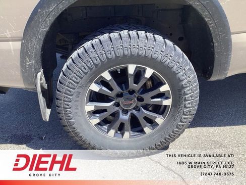 Used 2021 Nissan Titan PRO-4X w/ Pro-4x Convenience Package AWD/4WD image 9