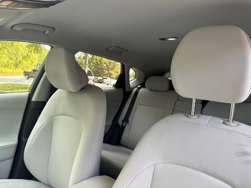 Used 2025 Hyundai Kona SEL FWD image 11