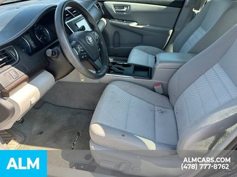 Used 2017 Toyota Camry LE FWD image 10