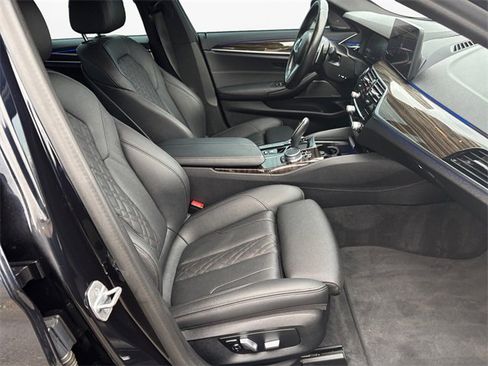 Used 2021 BMW 540i w/ M Sport Package image 15
