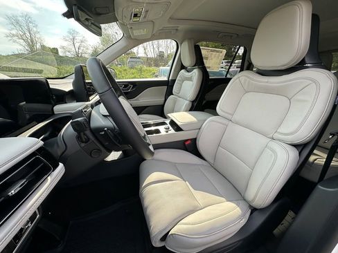 New 2026 Lincoln Aviator Reserve AWD/4WD image 18