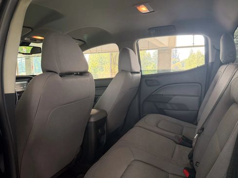 Used 2018 Chevrolet Colorado W/T w/ WT Convenience Package AWD/4WD image 19