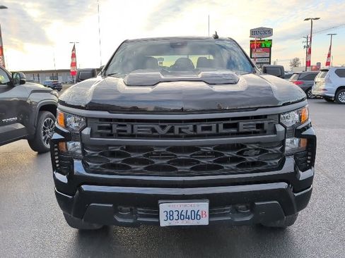 Used 2024 Chevrolet Silverado 1500 Custom Trail Boss w/ Turbomax Blackout Package image 3