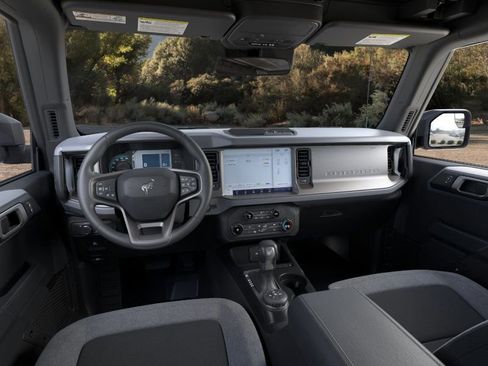 New 2025 Ford Bronco 4-Door image 9