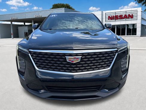 Used 2024 Cadillac XT4 Premium Luxury FWD image 9