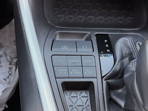 Used 2023 Toyota RAV4 XLE image 15