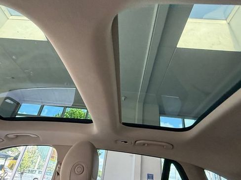 Used 2019 Mercedes-Benz GLC 300 image 14