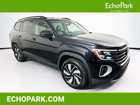 Used 2025 Volkswagen Atlas SE image 1