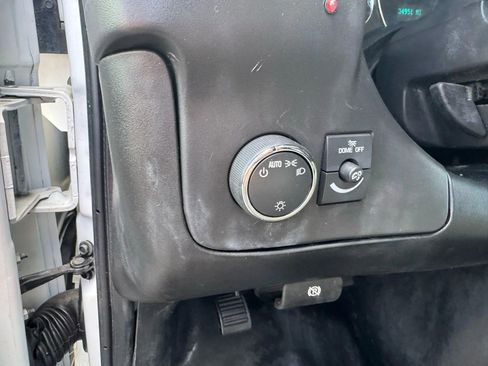 Used 2017 Chevrolet Express 3500 Extended image 31