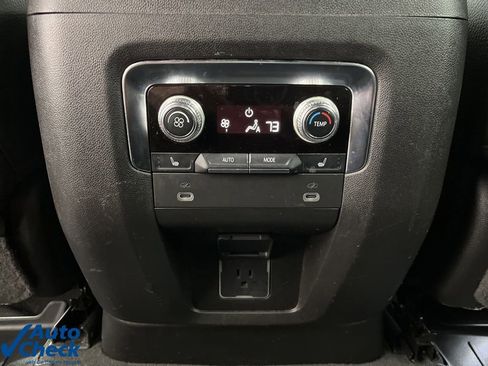 Certified 2022 GMC Yukon Denali image 28